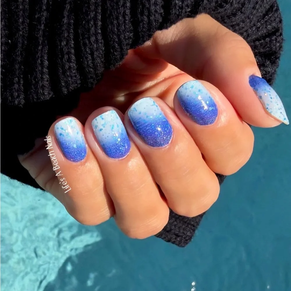 *Exclusive* Color Street: Frosted Fizz | Blue Ombre Glitter Winter Holiday Party - Picture 9 of 12